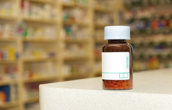 FLACON MEDICAMENTE PASTILE MEDICINA THINKSTOCK