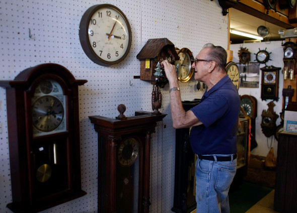 U.S. Prepares To Set Clocks Back As Daylights Saving Time Ends
