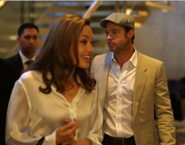 Angelina Jolie Brad Pitt GettyImages-76920820 crop