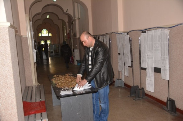 barbat monede 2