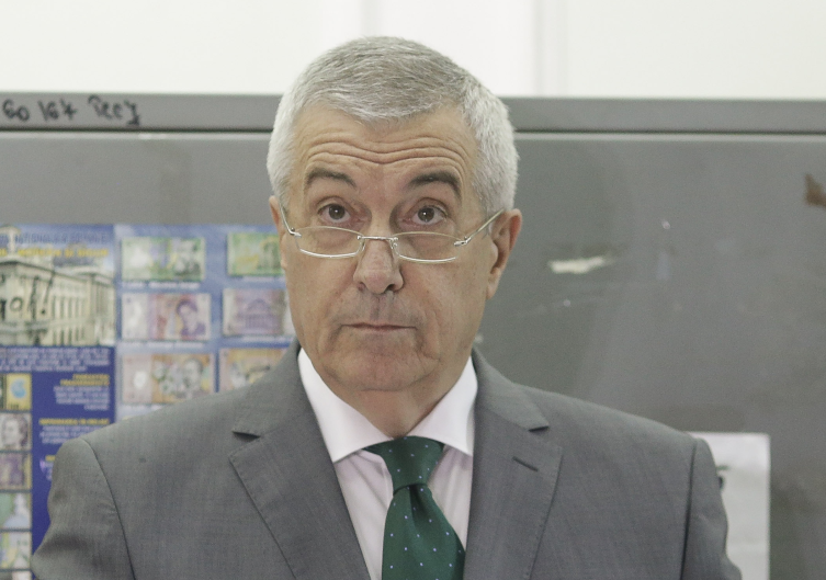 VIDEO. Tariceanu, acuzat ca a intrat peste rand la muzeul din Rosia Montana