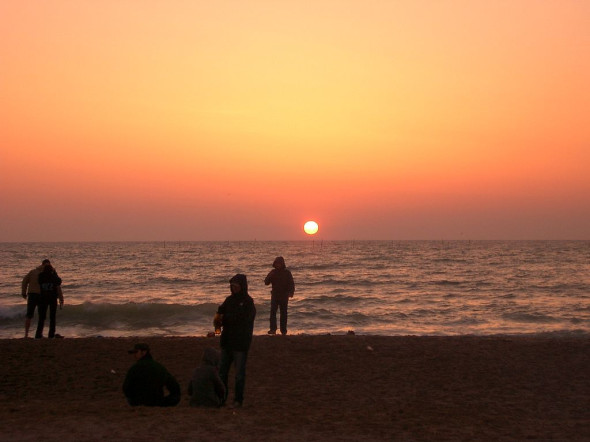 1024px-Vama_Veche_sunrise