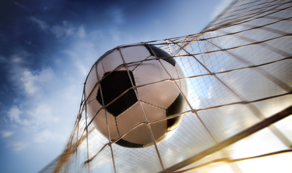 minge de fotbal shutterstock_95315320