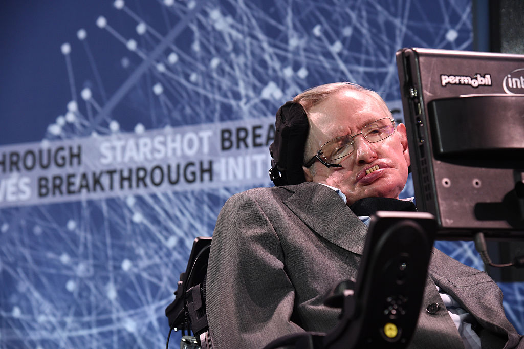 Stephen Hawking acuza Guvernul britanic de aparitia unei „crize” in sistemul national de sanatate