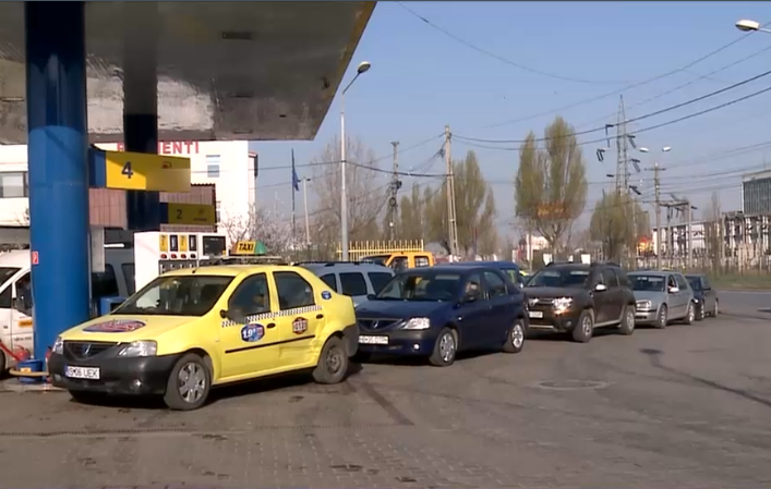 Romanii sunt prea saraci şi pentru benzina ieftina