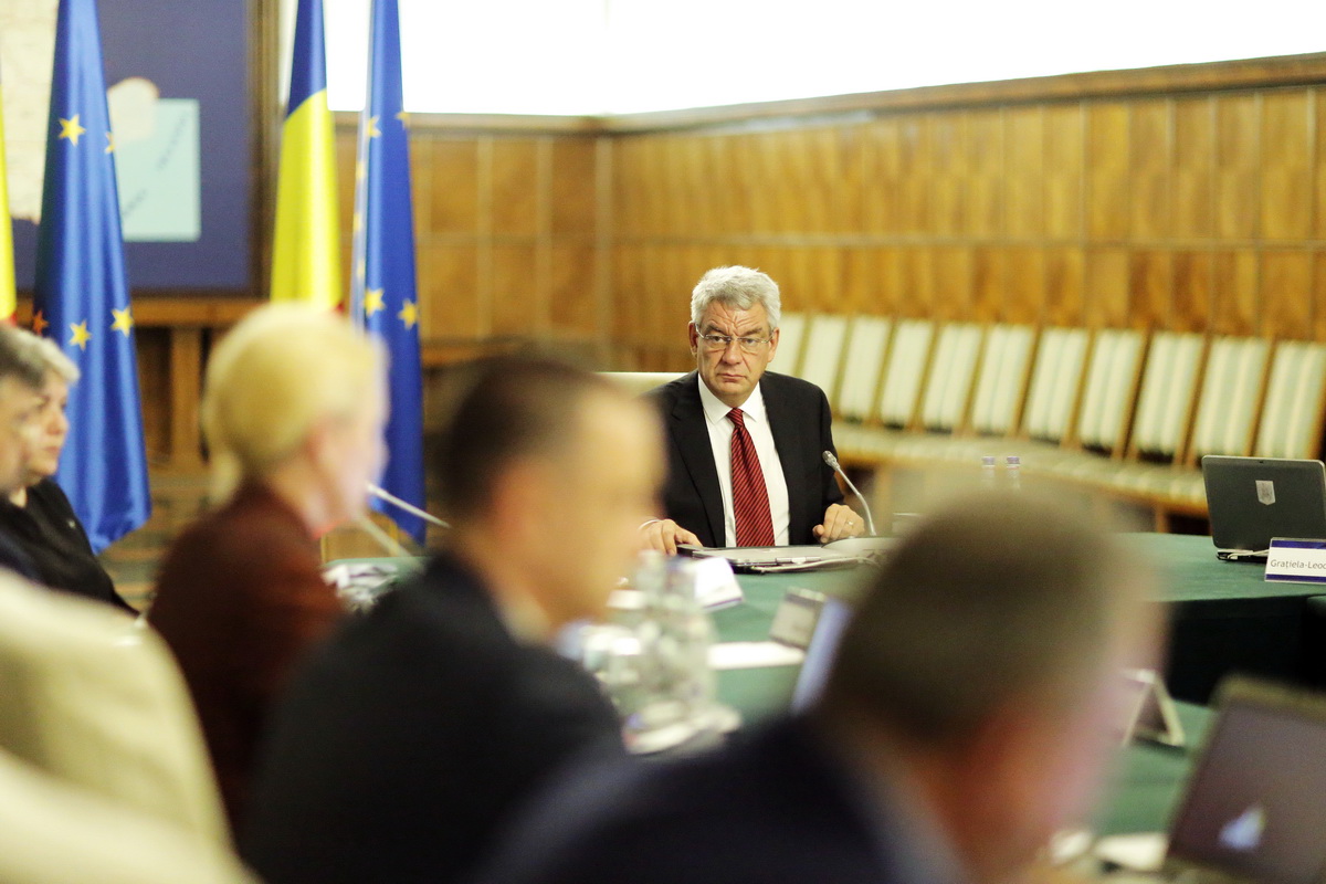 Guvernul neaga ca vrea sa naţionalizeze banii universitaţilor
