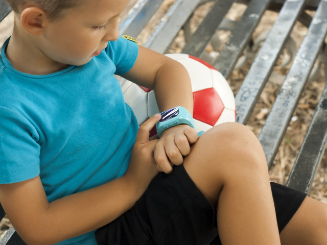 Germania a interzis smartwatch-urile pentru copii