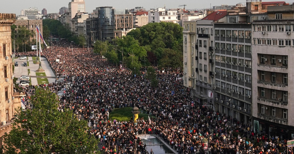 Noi proteste în Serbia Zeci de mii de persoane au ieșit din nou în