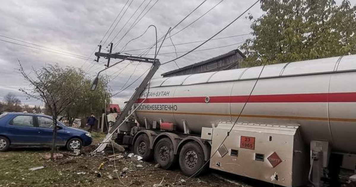 Foto O Cistern Cu Propan Nmatriculat N Ucraina A F Cut Pr P D Ntr