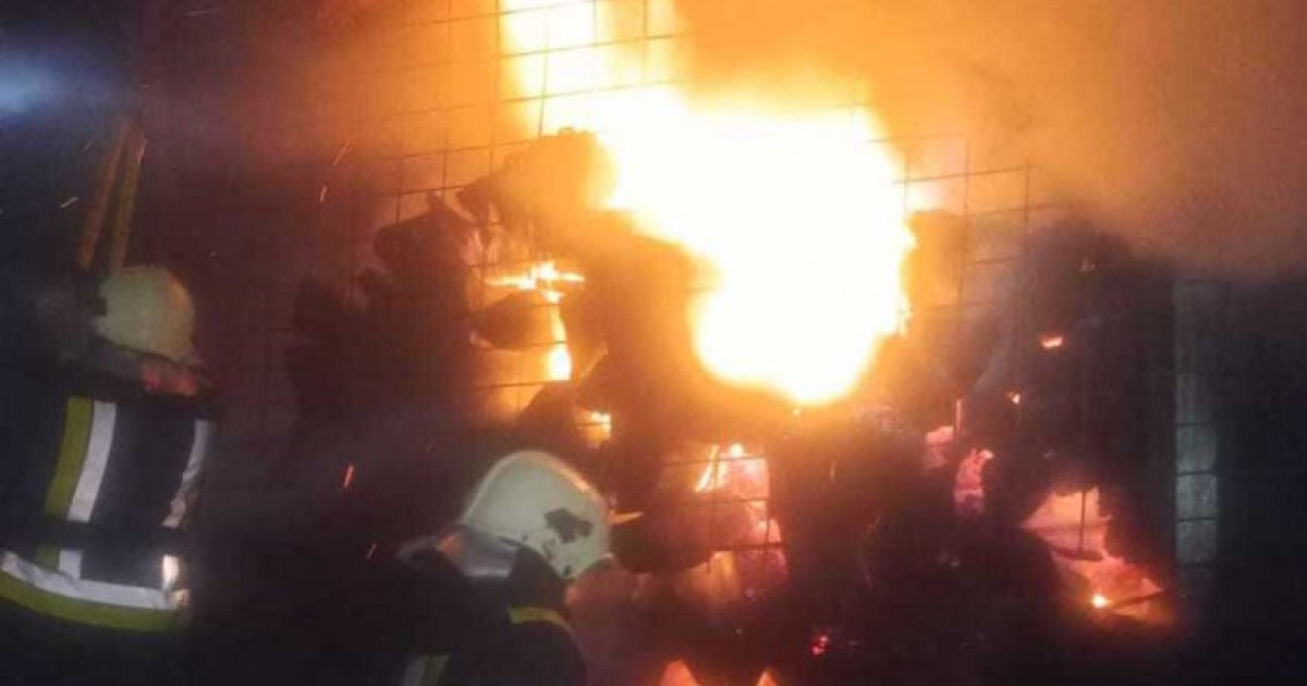 Incendiu puternic la o școală din Suceava Au ars centrala termică și