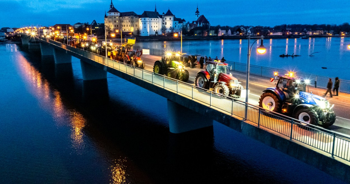 Protest Masiv N Germania Drumurile Sunt Blocate De Tractoare