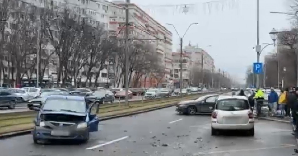 Accident cu trei mașini în Capitală O persoană a fost rănită Digi24