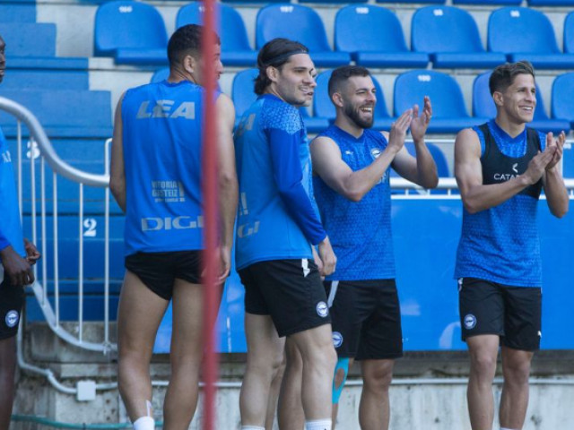 Foto Cum a fost surprins Ianis Hagi la antrenamentul lui Alaves după