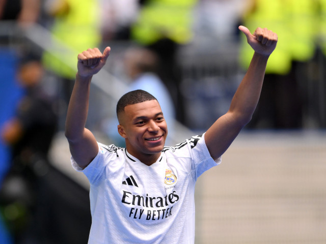 Foto Mbappe Day Kylian Mbappe Prezentat Oficial La Real Madrid