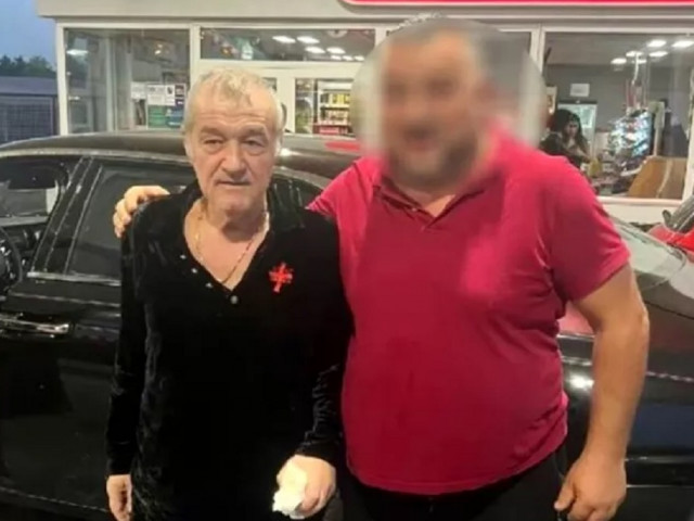 Galerie Foto Gigi Becali Descul Ntr O Benzin Rie Din Rom Nia N A