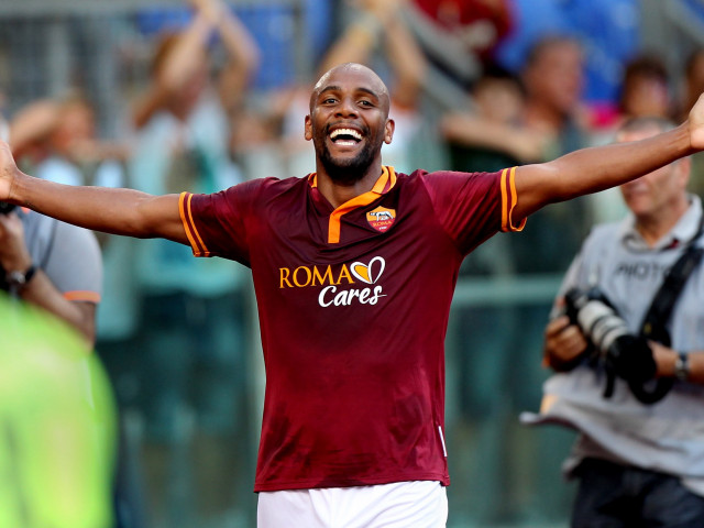 Maicon şi a prelungit cu un an contractul cu AS Roma