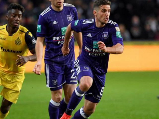 Ce A Scris Antrenorul Lui Anderlecht Pe O Foaie Despre Chipciu