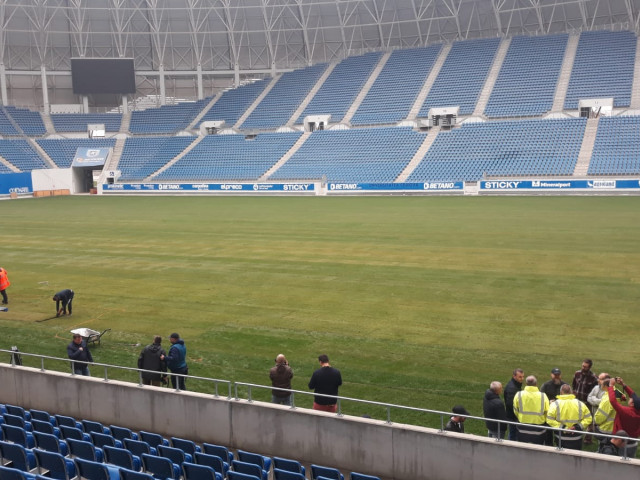 Galerie Foto Gata Craiova Are Un Gazon Nou Nou Universitatea