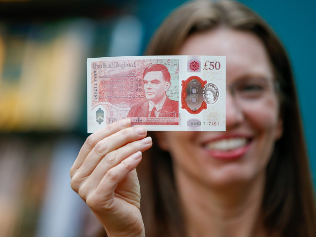 Bancnota de 50 de lire care îl omagiază pe celebrul matematician Alan