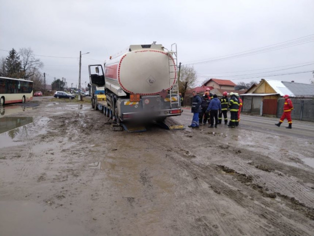 Interven Ie A Pompierilor N Apropiere De Ploie Ti Unde O Cistern