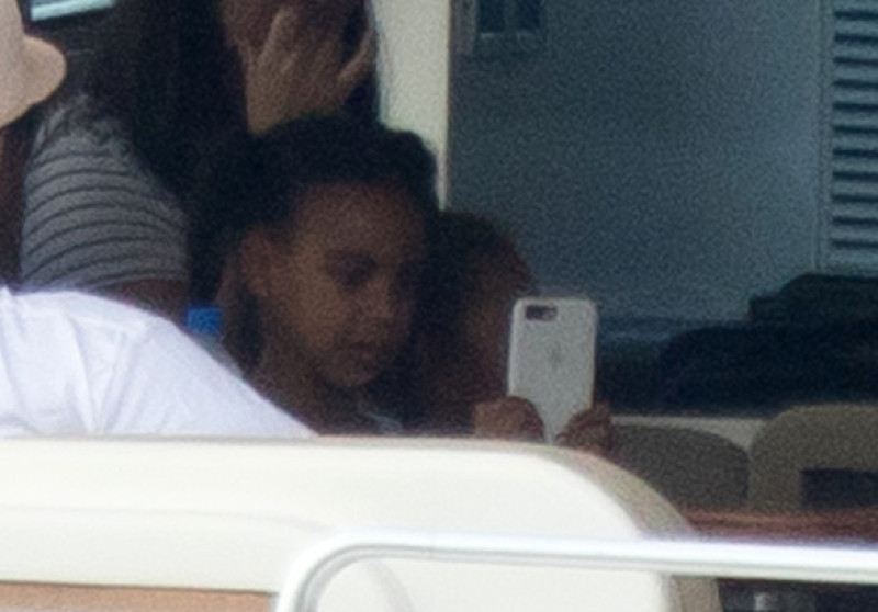 blue-ivy-splash