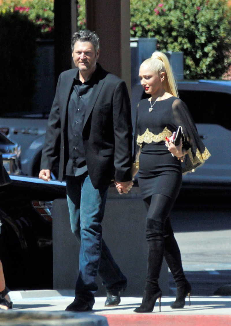 blake-shelton-gwen-stefani-splash