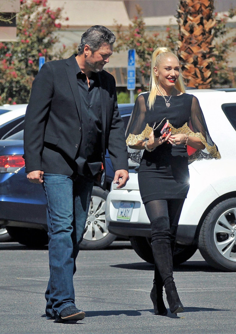 blake-shelton-gwen-stefani2-splash