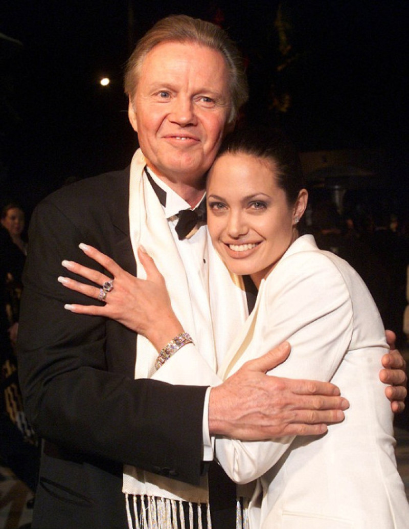 jon-voight-angelina-jolie
