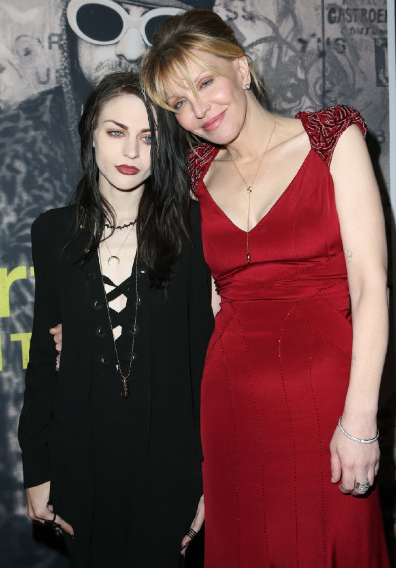 frances-cobain-courtney-love-splash
