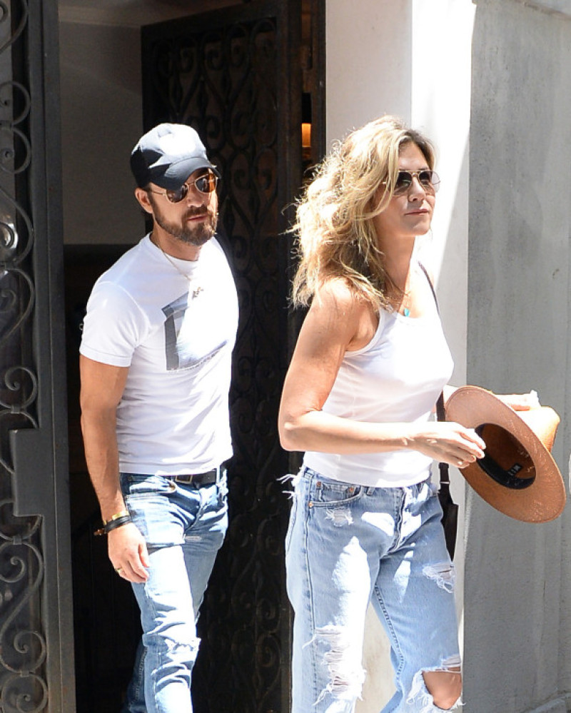 justin-theroux-jennifer-aniston