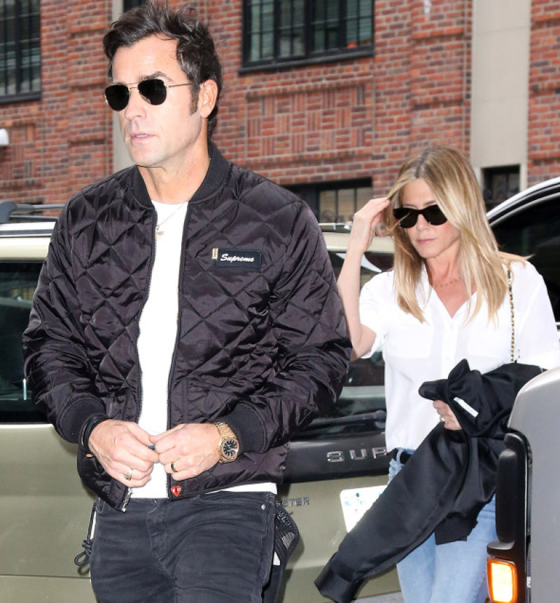 justin-theroux-jennifer-aniston-splash