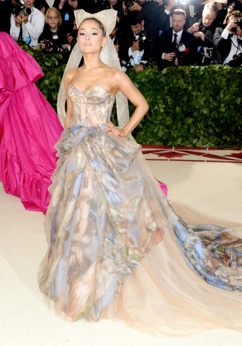 ariana-grande-met-gala-2018-splash