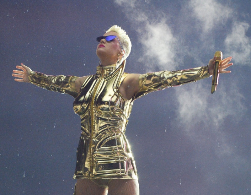 katy-perry-concert-hepta