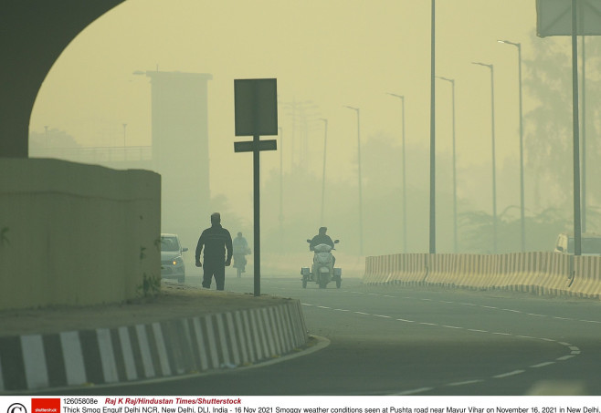 Thick Smog Engulf Delhi NCR, New Delhi, DLI, India - 16 Nov 2021