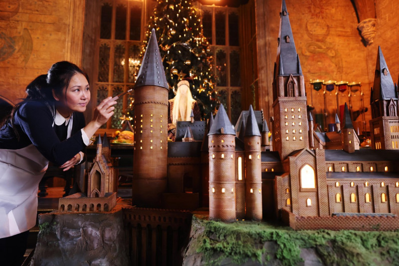 Un tort uriaș sub forma castelului Hogwarts a fost creat pentru a sărbători