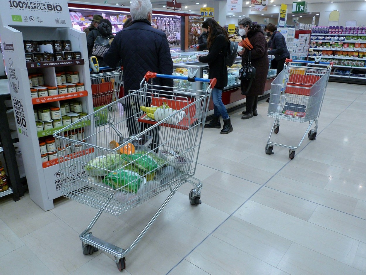 Carrefour anunță retragerea de la comercializare a unui produs depistat cu Salmonella
