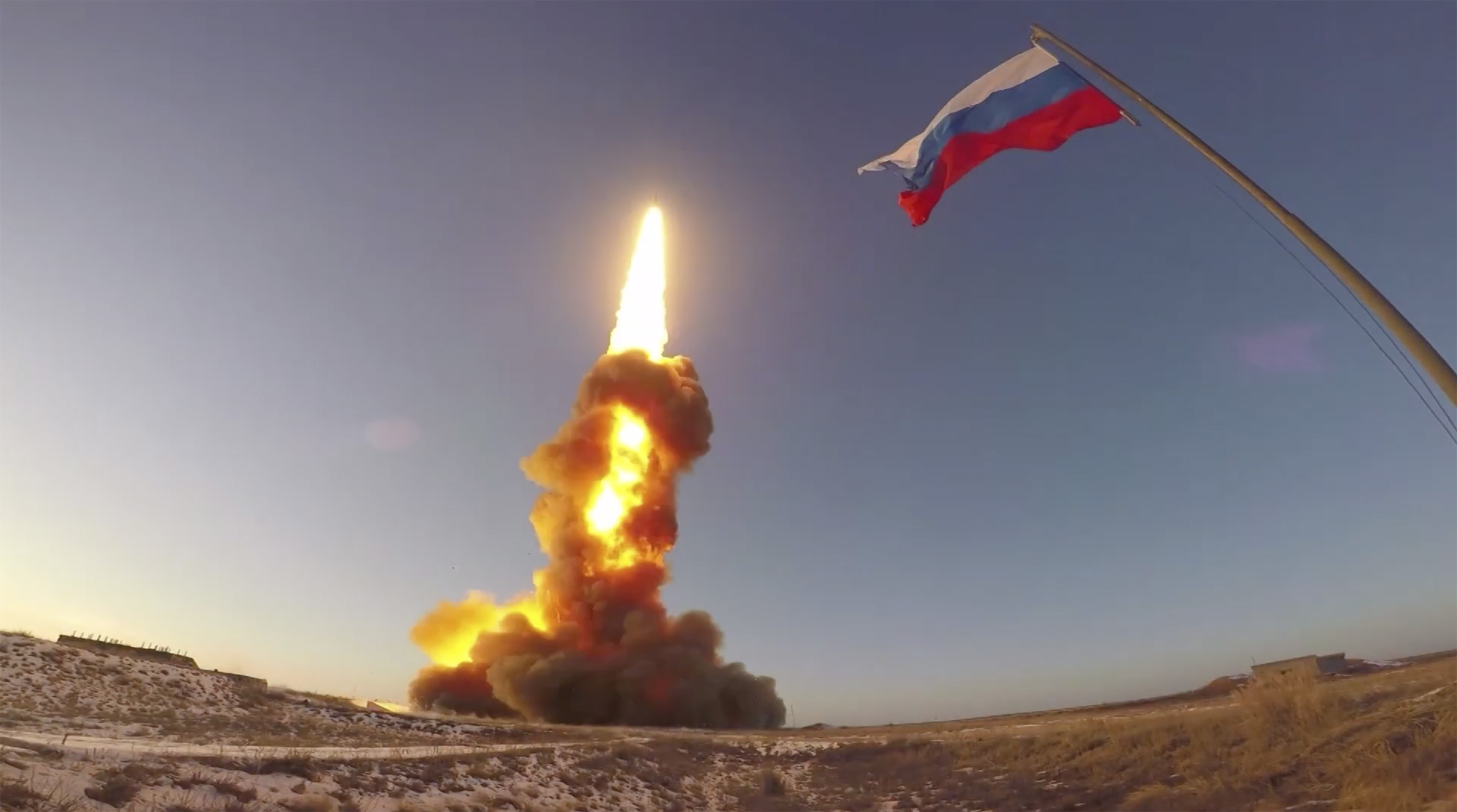 NATO: Testul antisatelit al Rusiei arată „un model de comportament iresponsabil”