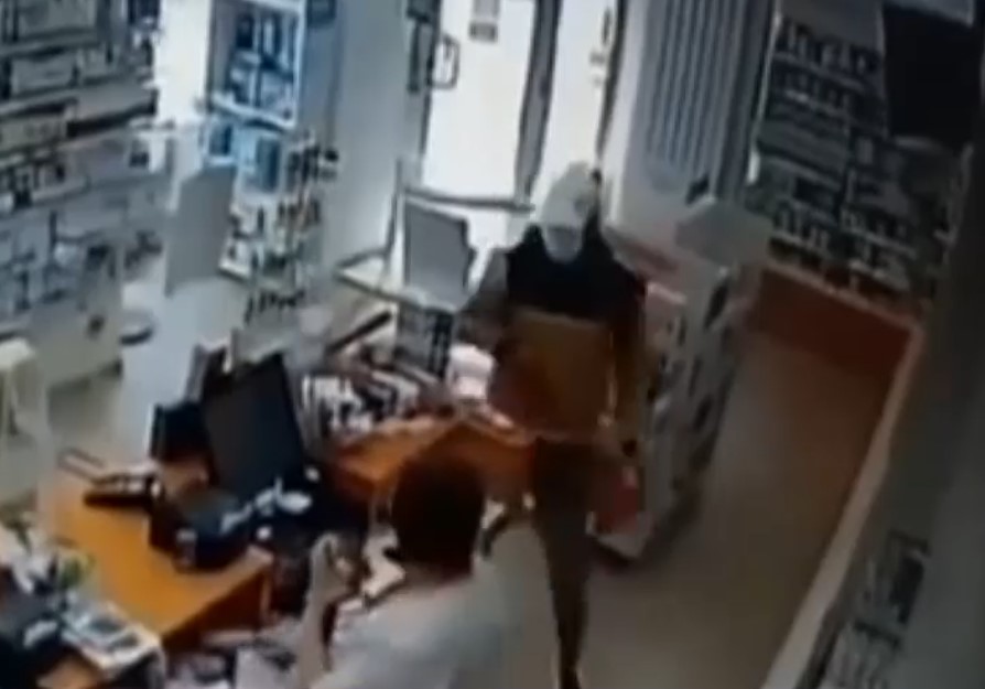 Dilemă la Curtea de Apel București: Un hoț cere reducerea pedepsei pentru că a purtat mască sanitară