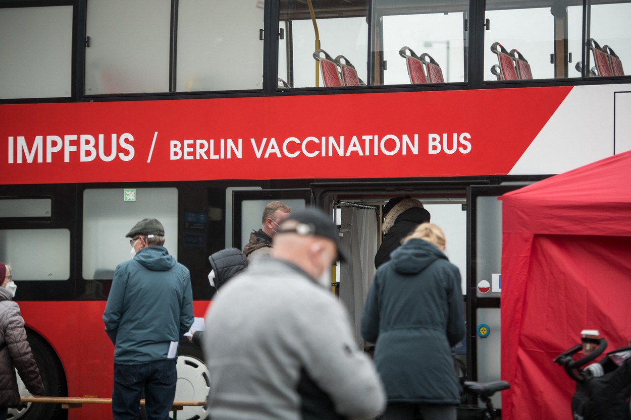 Angela Merkel: Situația este dramatică. Nu este încă târziu pentru a opta pentru prima doză de vaccin anti-COVID