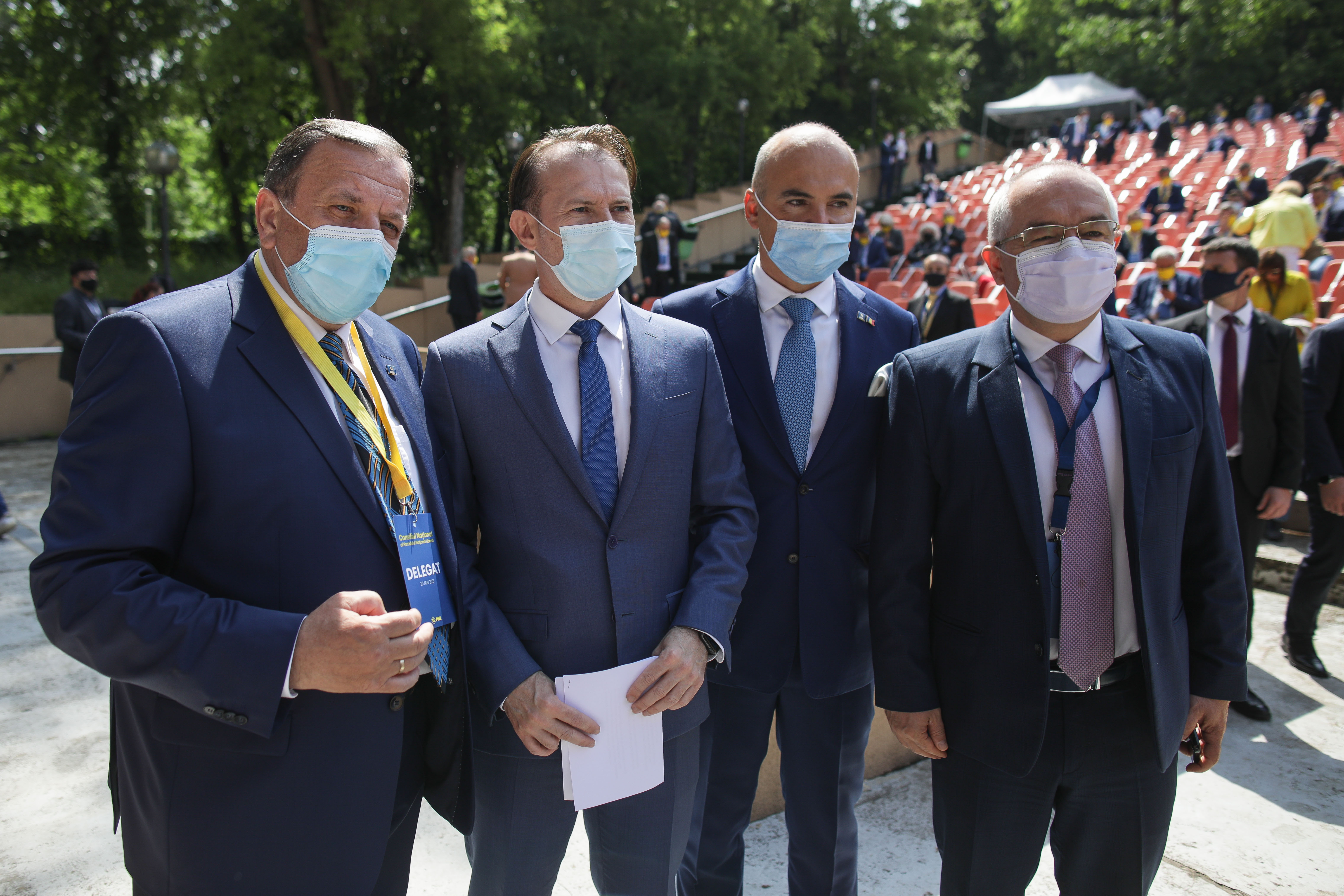 Rareș Bogdan: „Cîțu în niciun caz nu a pierdut, suntem în spatele său”. Flutur: „E mai importantă țara decât un om”