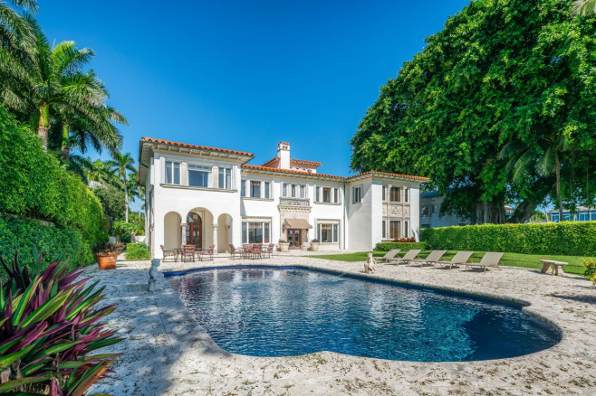 Worlds richest dog - German Shepherd Gunther VI - selling Madonnas former Miami mansion for $31 million (USD)