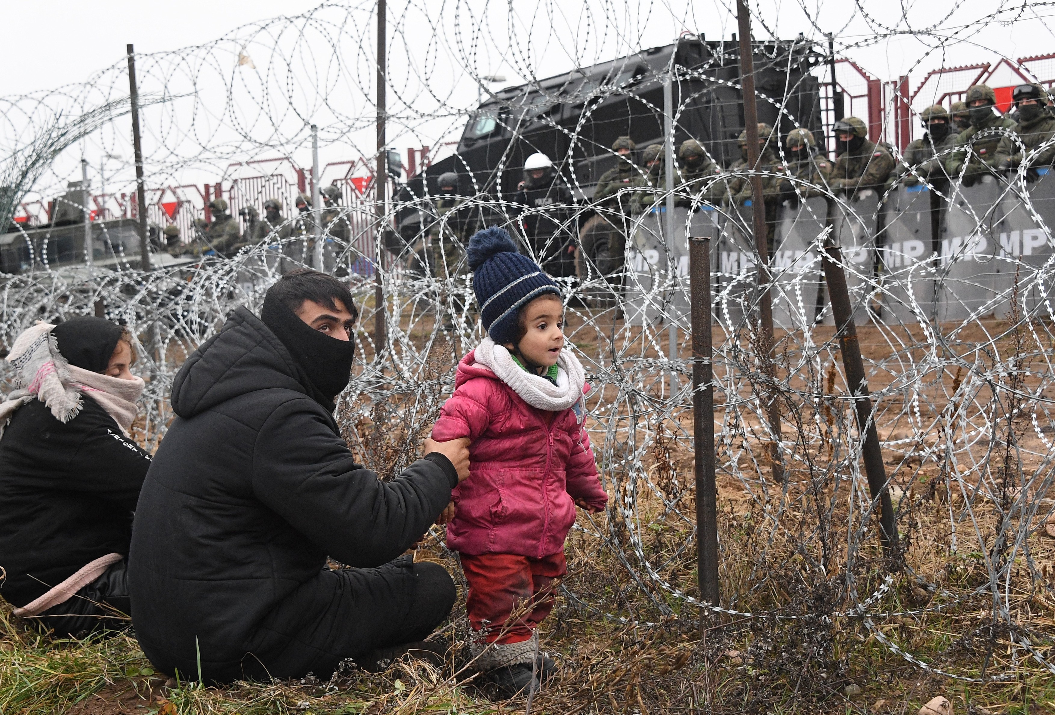 De 40 de ori au cerut ajutor, de 40 de ori au fost deportați. De cinci ani, o familie de refugiați afgani a rămas fără țară