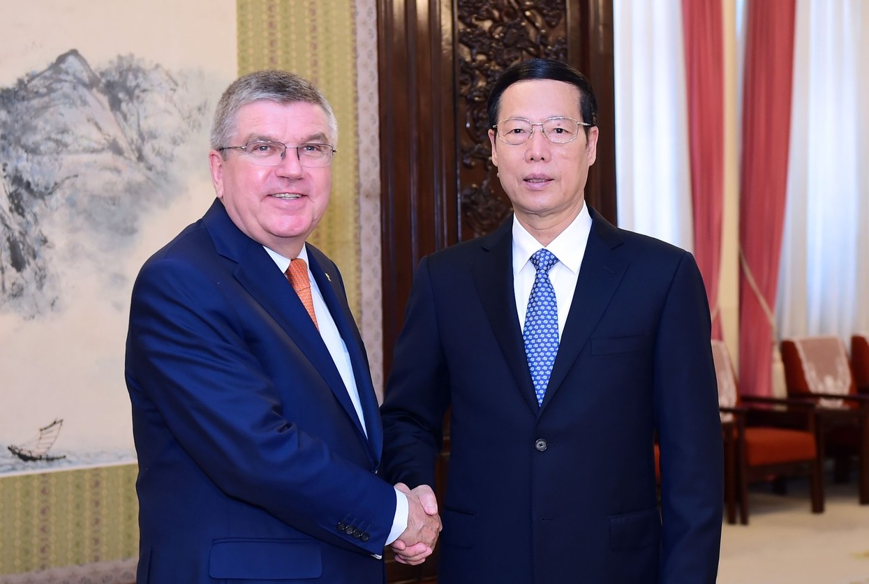 Răsturnare de situație în cazul Peng Shuai. Șeful CIO, fotografiat alături de politicianul pe care sportiva l-a acuzat de abuz sexual
