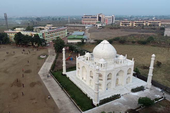 replica taj mahal