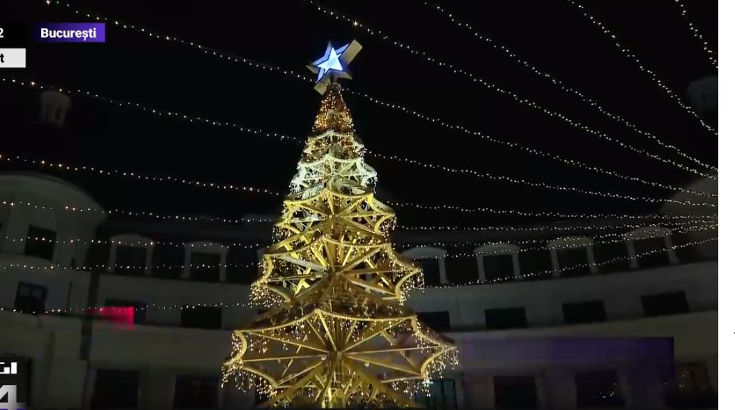 Luminițele de sărbători s-au aprins în Capitală, iar Târgul de Crăciun și-a deschis porțile în Piața Universității