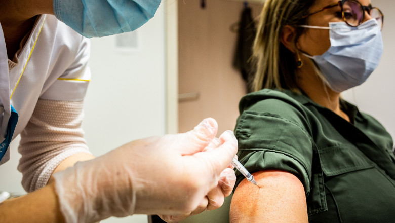 Doar 10.000 de români s-au vaccinat anti-Covid cu prima doză în ultimele 24 de ore. Numărul total, în scădere semnificativă