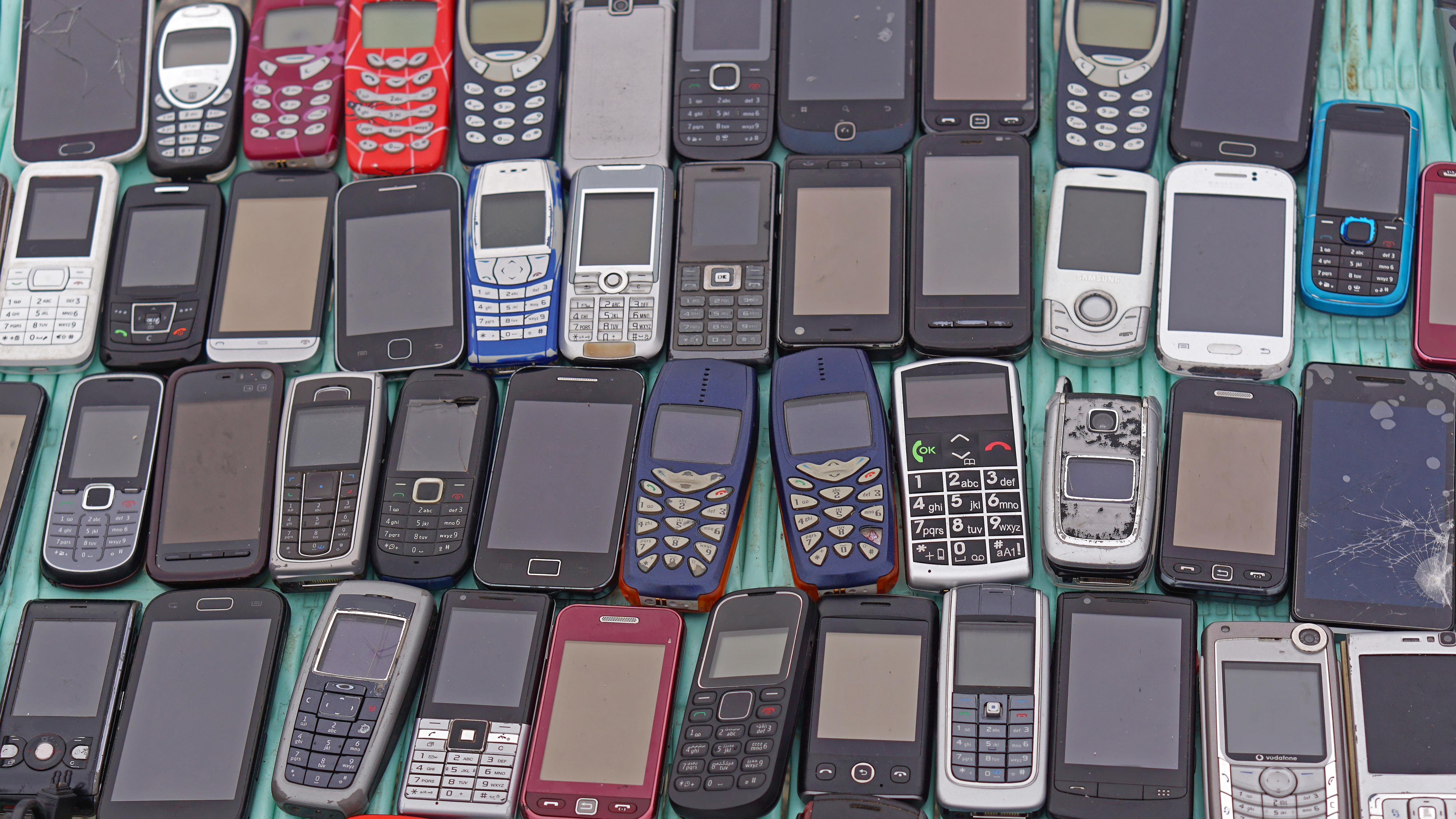 Câte kilograme de aur se pot obține din reciclarea unui milion de telefoane mobile