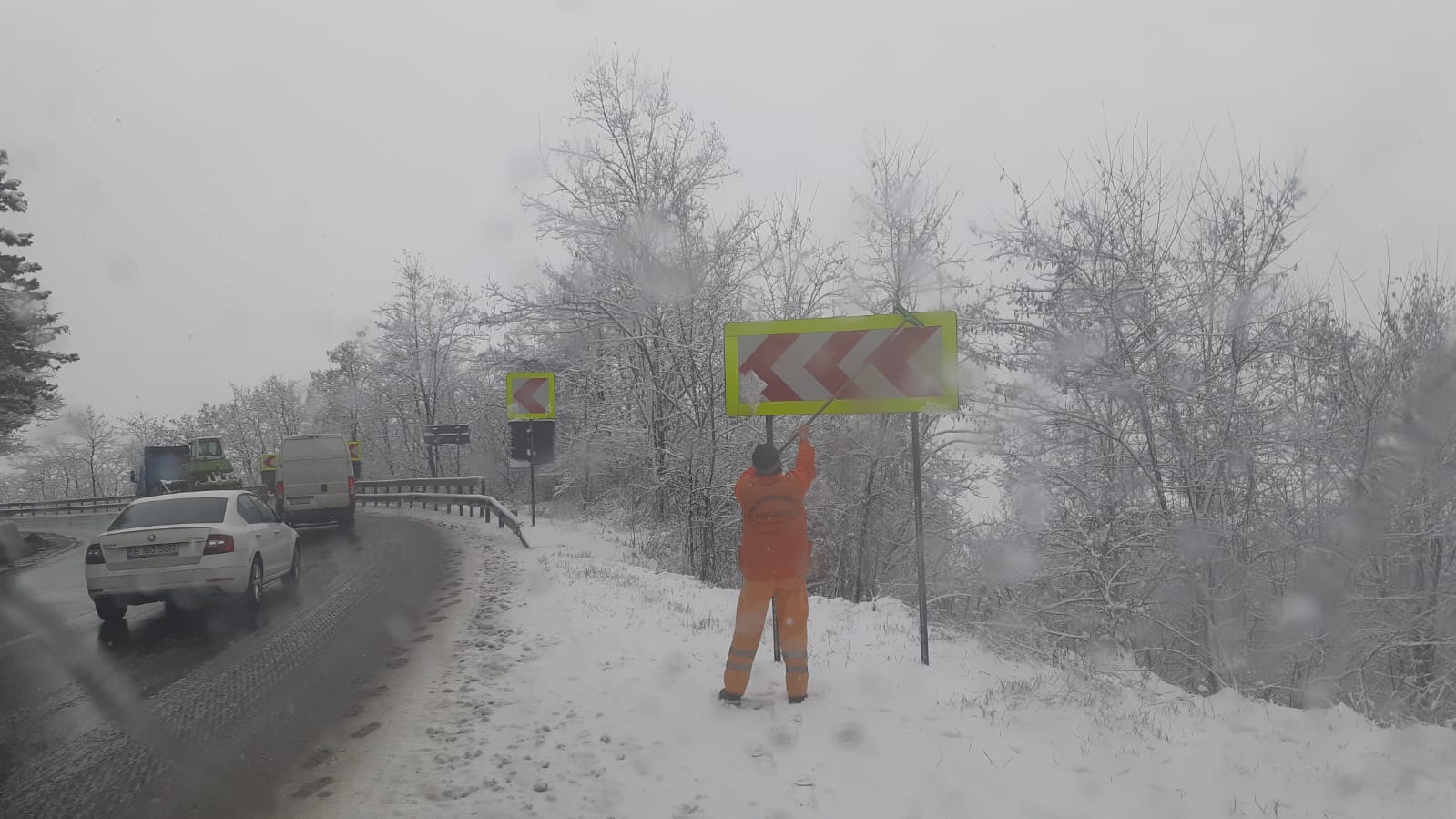 Meteorologii anunță ninsori, ger și vânt puternic: „Senzația de rece va fi mult amplificată”