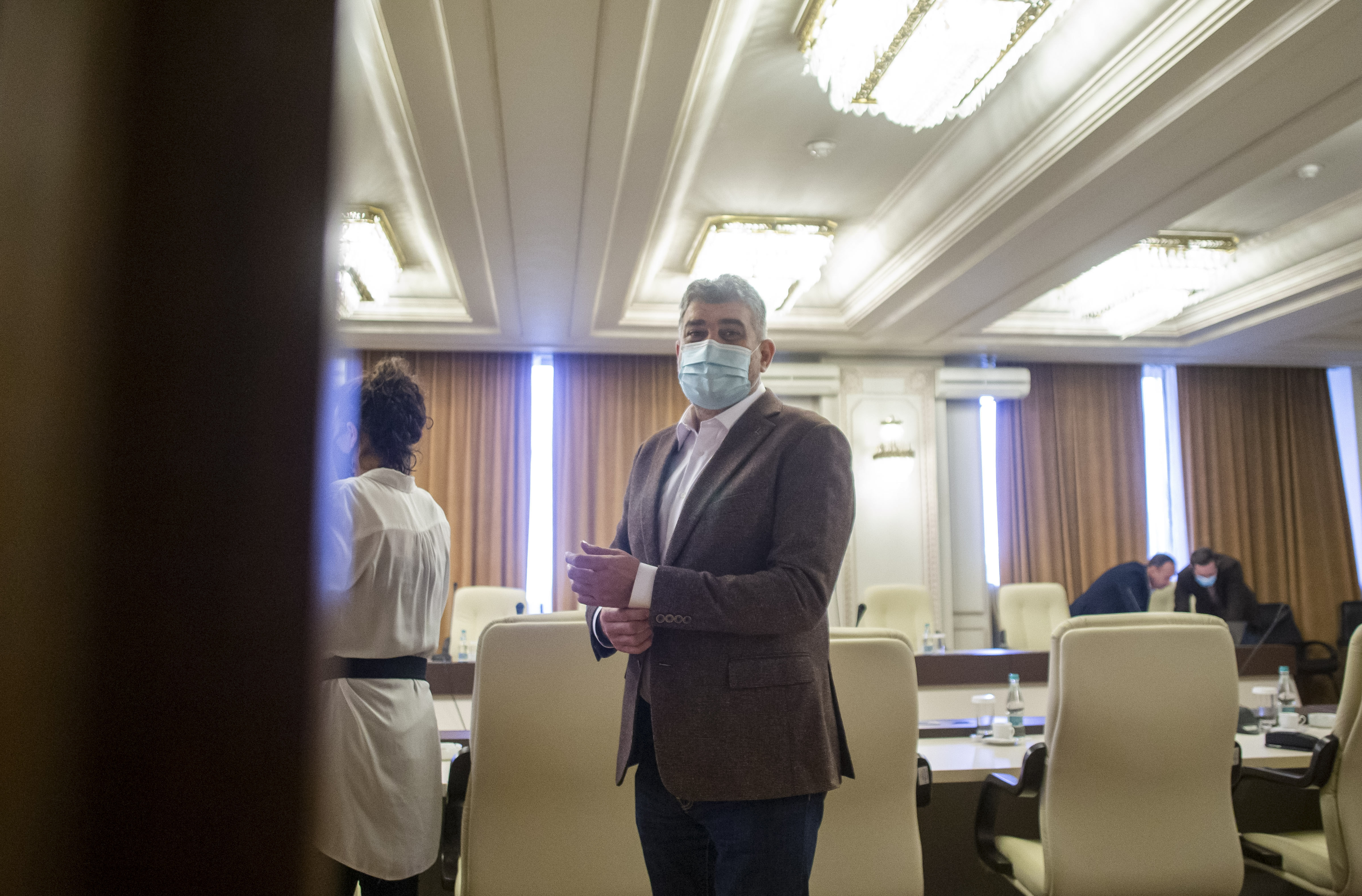 Surse: Florin Cîţu nu mai participă la negocierile PNL-PSD-UDMR. Cele trei partide îşi împart ministerele