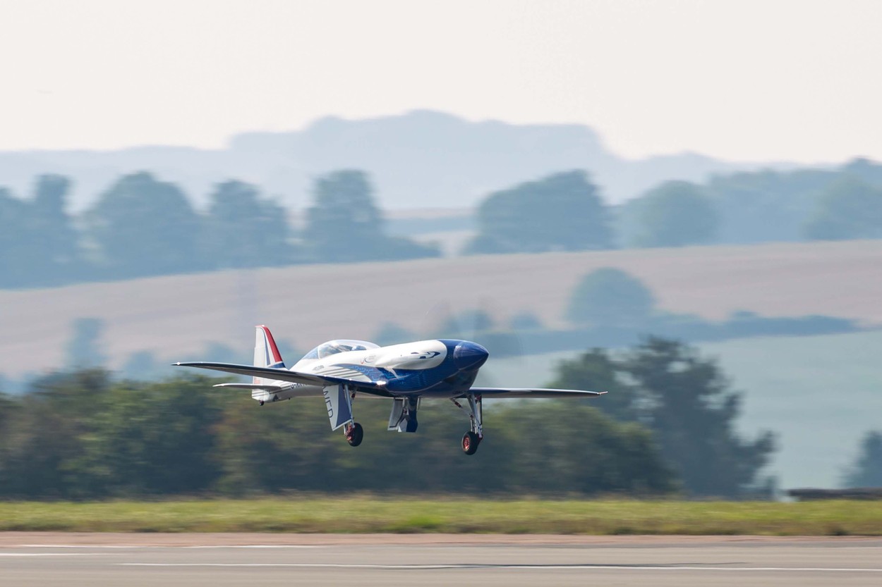 Avionul electric al companiei Rolls-Royce a bătut recordul de viteză a aeronavelor cu baterii